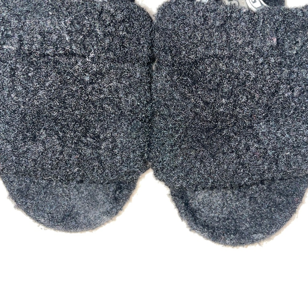 UGG Slippers - Picture 7 of 8